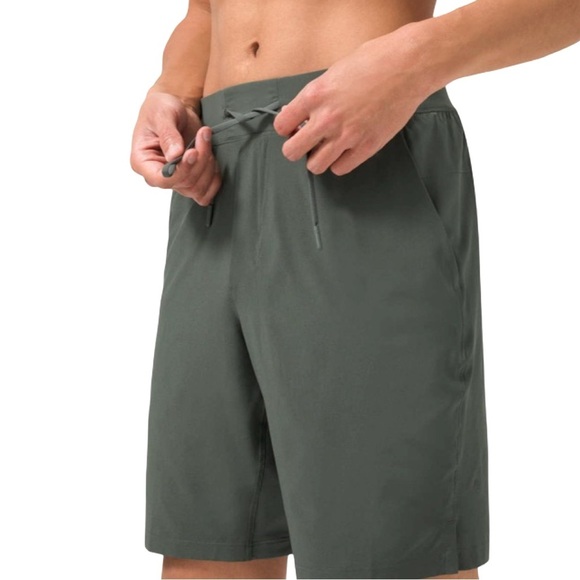 Lululemon T.H.E. Short 9” Linerless Men’s Medium Smoked Spruce Green - Picture 3 of 9